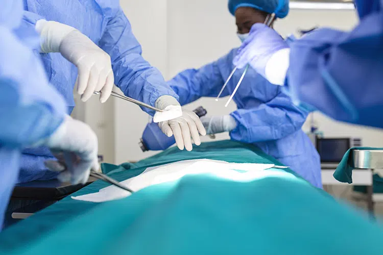 surgeons performing bariatric surgery in theatre